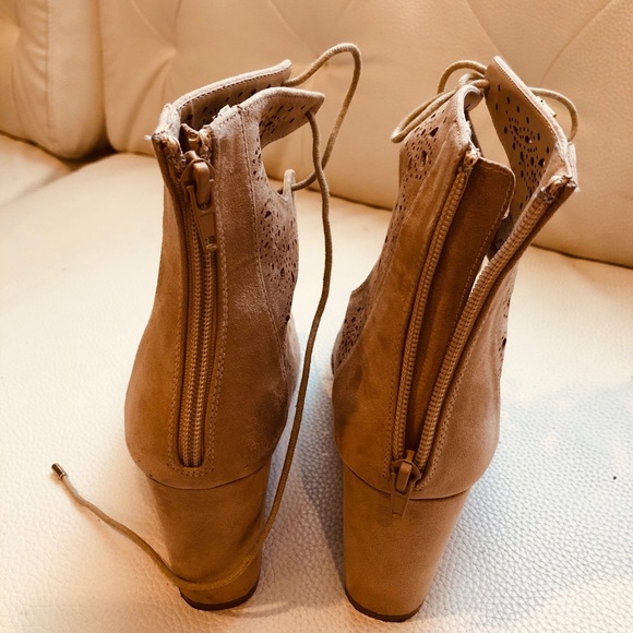 Sandals - Picture 5 of 6